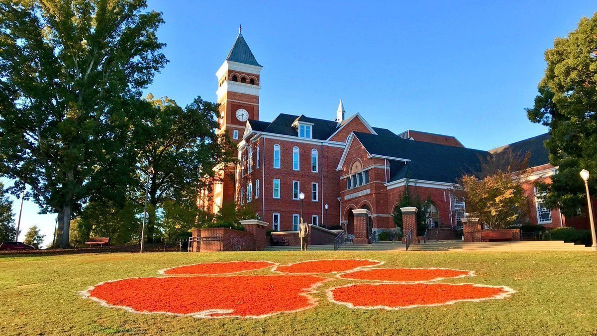 18 minutes from Clemson University